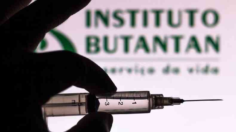 A CoronaVac, desenvolvida no Instituto Butantan em parceria com um laboratrio chins,  uma das vacinas contra a covid-19 que o Brasil tem capacidade de produzir hoje(foto: Getty Images)