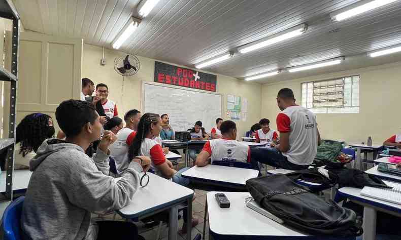 alunos em sala de aula na escola Dr. Edlzio em Sergipe