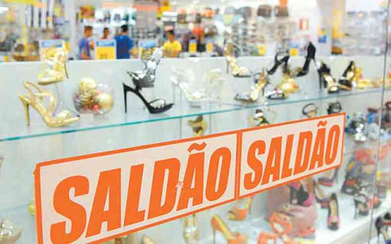 Nem bem o Natal acabou e lojistas j tentam fisgar clientes com liquidaes: shoppings anunciam descontos de at 50%(foto: Beto Magalhes/EM/D.A/Press)