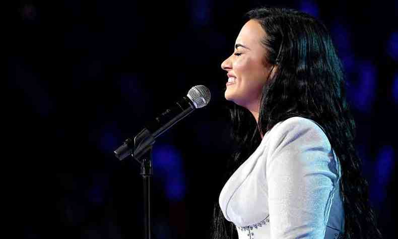 Demi Lovato fez show emocionado na entrega do Grammy, depois de lanar o clipe autobiogrfico I love me (acima)