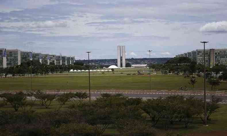 Medida atinge cerca de 24,5 mil servidores federais (foto: Jos Cruz/ABr)