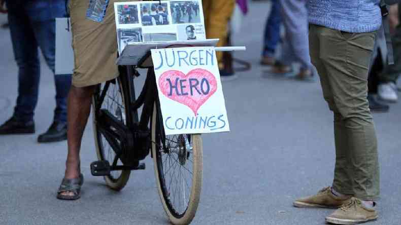 Milhares de belgas expressaram apoio ao fugitivo armado Jrgen Conings(foto: Getty Images)