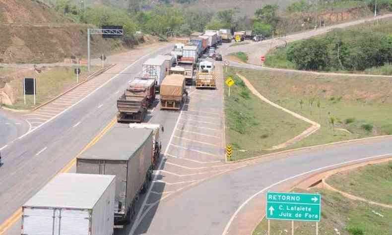 Trfego no sentido Rio pode ter longas retenes(foto: Paulo Filgueiras/EM/D.A Press)