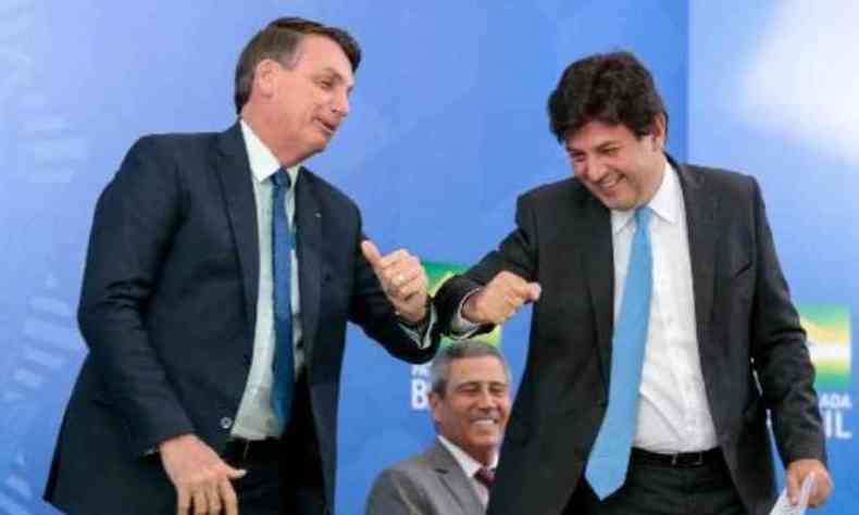 Publicamente, Bolsonaro e Mandetta evitaram criticar um ao outro no ltimo compromisso que tiveram: a cerimnia de posse de Nelson Teich, novo ministro da Sade(foto: Carolina Antunes/PR)