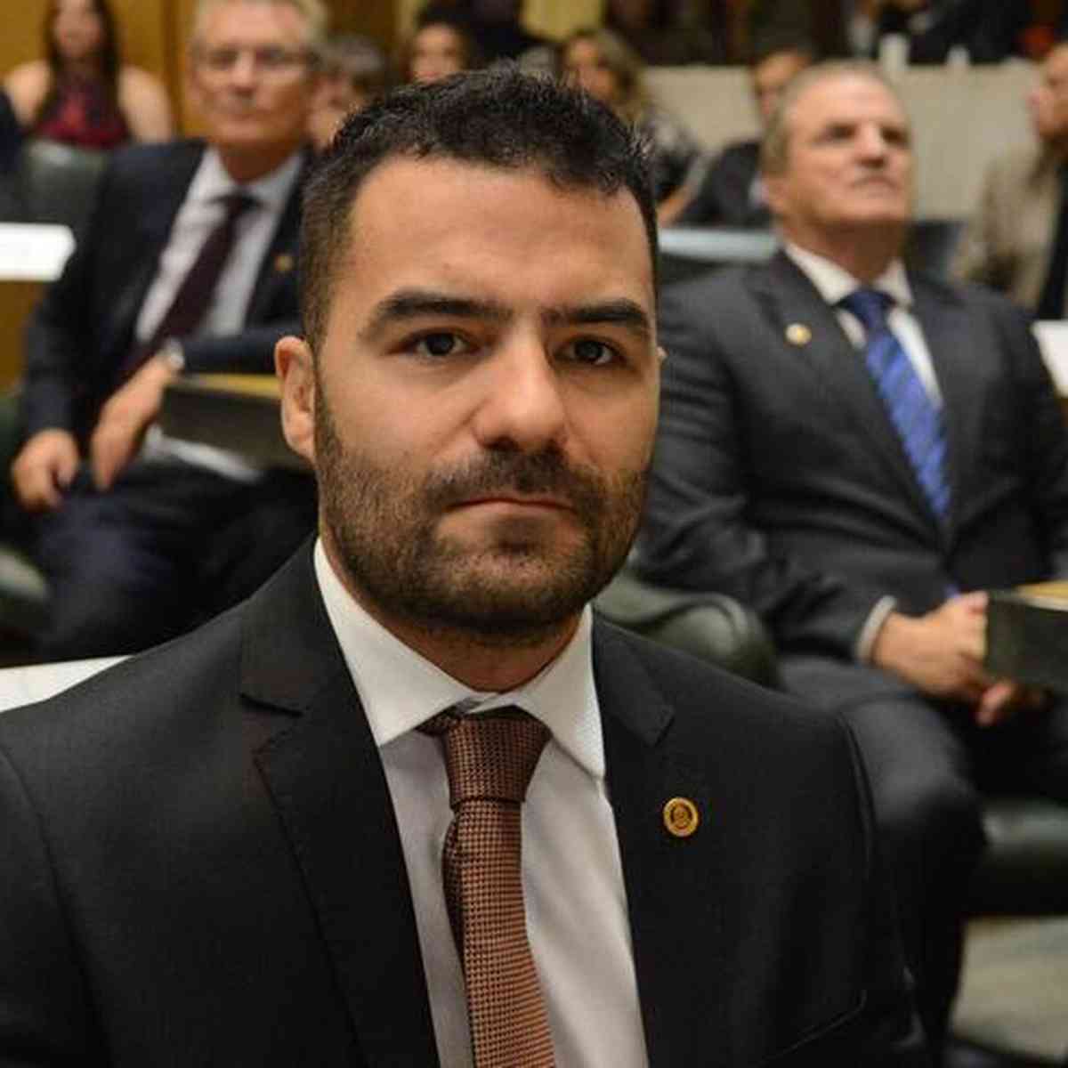 Arthur do Val o Mam e Falei renuncia ao cargo de deputado