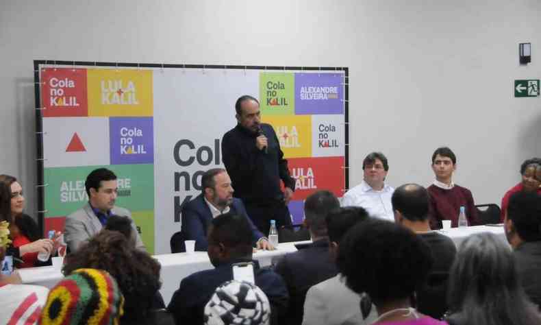 Alexandre Kalil discursa em evento organizado por PT e PSD