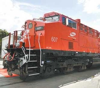 Locomotiva 'verde-amarela' foi entregue ontem � ALL Log�stica. Processo exigiu investimentos de US$ 35 milh�es(foto: JUAREZ RODRIGUES/EM/D.A PRESS)
