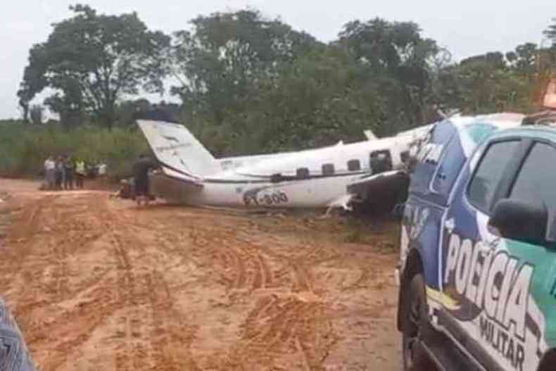 Avio com turistas caiu no Amazonas