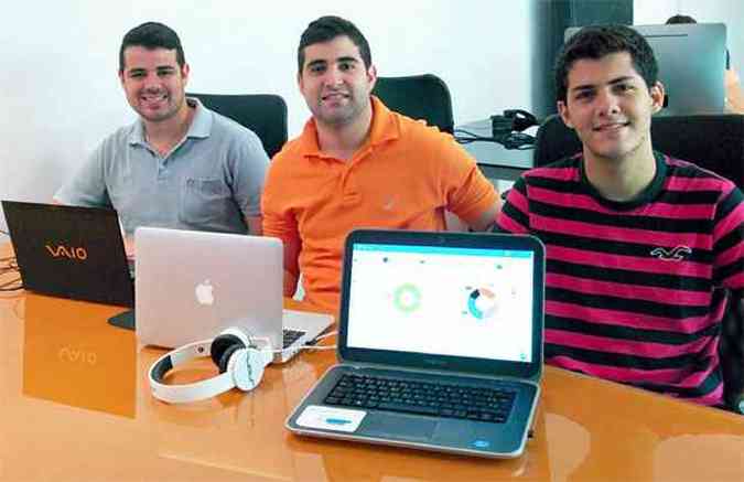 Equipe criadora do Mobills: David Batista, Carlos Terceiro e Renan Martins apostam na facilidade do aplicativo para conquistar clientes (foto: Press Works/divulgao)