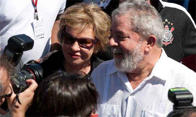 Marisa Letícia ao lado do ex-presidente Luiz Inácio Lula da Silva(foto: Mário Angelo/SigmaPress/AE) Marisa Letícia ao lado do ex-presidente Luiz Inácio Lula da Silva(foto: Mário Angelo/SigmaPress/AE)