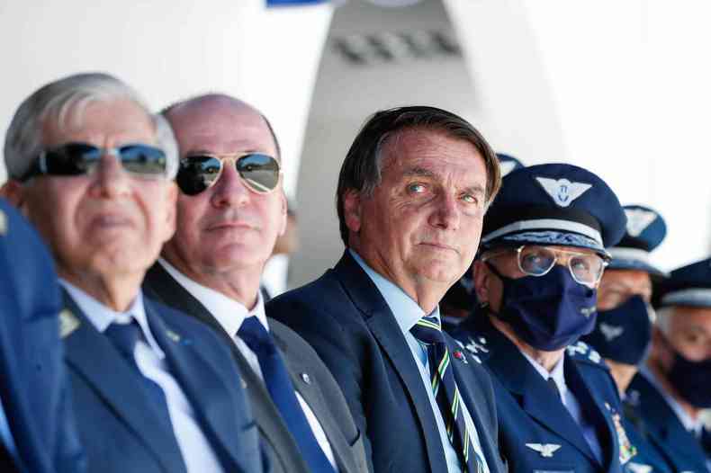 A presena de Bolsonaro em eventos de militares  comum. Na foto, o presidente em formatura de militares da Aeronutica em Guaratinguet (SP)(foto: Alan Santos/PR - 27/11/2020)