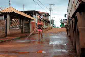 Eva Eugnia Gonalves diz que tem que manter a porta limpa, porque tem um trailer de sanduche (foto: Tulio Santos/EM/D.A Press.)