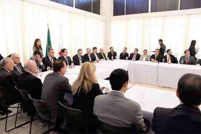 Na reunio dessa quarta-feira (5), deputados criaram uma comisso que vai se articular com outras assembleias para pressionar o governo federal (foto: Guilherme Bergamini)