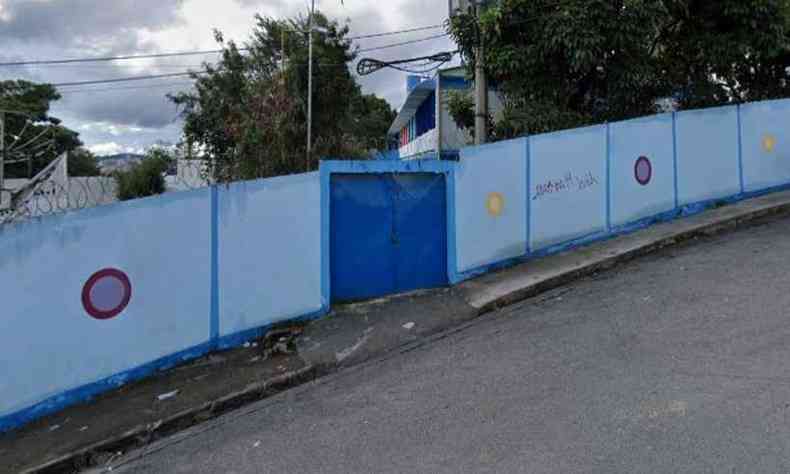 Escola j foi invadida outras vezes(foto: Reproduo/ Google Street View)