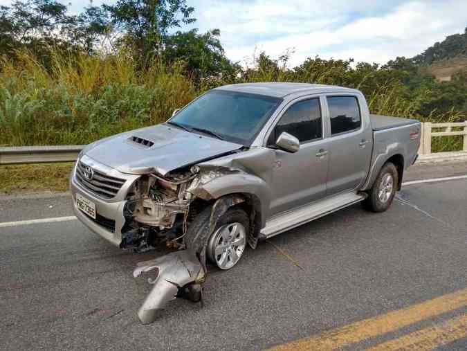 Segundo a Polcia Militar Rodoviria, homem perdeu o controle do carro aps ultrapassar um caminho na faixa dupla contnuaPMRv/Divulgao