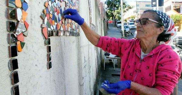  Mosaicos decoram centros de saúde com ajuda de pacientes 