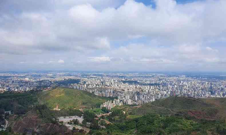 Foto do cu de Belo Horizonte neste domingo (7/11)