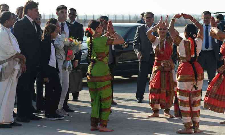 O presidente Jair Bolsonaro ao desembarcar em Nova Dlhi, capital da ndia, nesta sexta-feira(foto: Prakash SINGH / AFP)