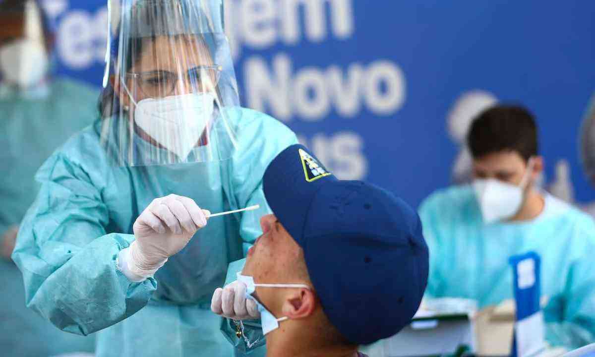 Aumento de casos de Covid-19 provoca 'engarrafamento' de testes em  laboratórios do RJ e SP - Jornal O Globo