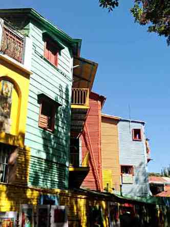 8h %u2013 No Bairro La Boca, surpreenda-se com o Caminito e suas casas com paredes coloridas(foto: carlos altman/em/d. a press)