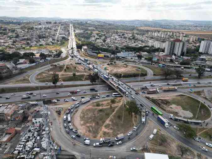 Vista area de drone da BR-040@estev4m/Esp. EM - Belo Horizonte - MG