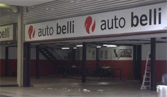 A loja da Auto Belli, no Portal Shopping, amanheceu vazia e sem funcion�rios para dar informa��es (foto: Beto Magalhaes/EM/D.A Press)