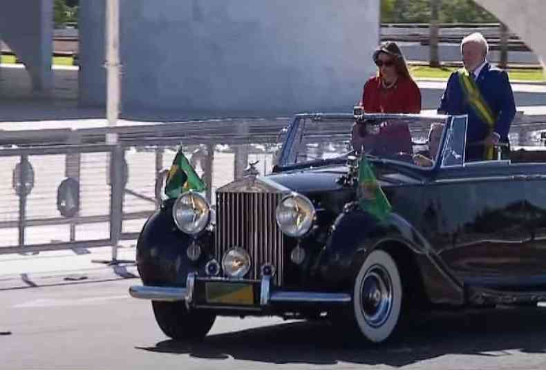 Rolls Royce, Lula e Janja chegam  Esplanada para acompanhar os desfiles do 7 de Setembro
