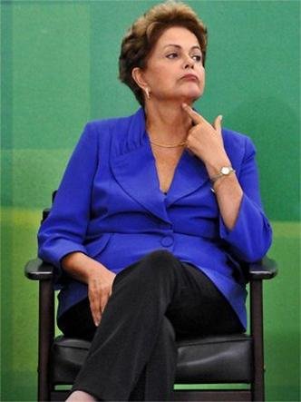 Com a medida, Dilma procura sinalizar disposição de cortar gastos do governo(foto: Breno Fortes/CB/D.A. Press) Com a medida, Dilma procura sinalizar disposição de cortar gastos do governo(foto: Breno Fortes/CB/D.A. Press)