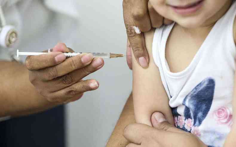 Criana  vacinada 