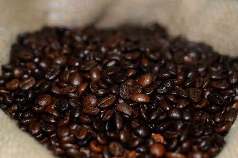O caf  um dos alimentos mais estudados quanto aos efeitos que pode causar ao organismo (foto: leandro couri/em/D.A Press)
