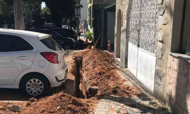 Vala aberta no bairro Santa Efignia