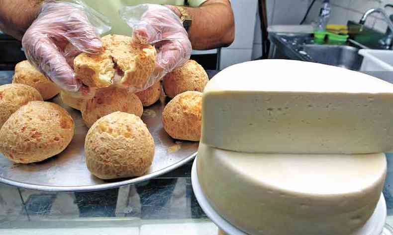 Pesquisa de novas receitas do tradicional pão com polvilho resultou em opções sem lactose e com mais queijo