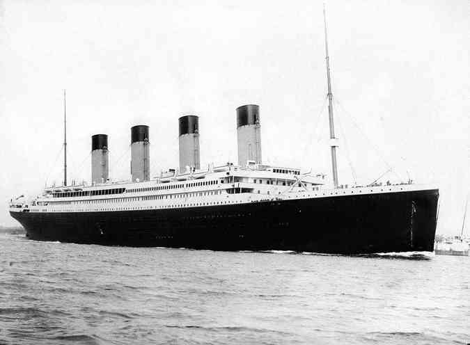 RMS Titanic(foto: F.G.O. Stuart (1843-1923), Domnio Pblico)