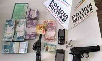 O dinheiro roubado foi recuperado pela PM(foto: Polcia Militar/Divulgao)