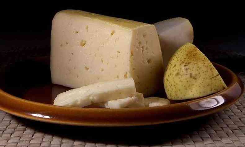 poro de queijos variados