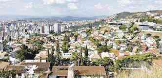 Vista do Comiteco, da Avenida Bandeirantes até a Serra do Curral, na Região Centro-Sul de BH: área tem menos de um quilômetro quadrado(foto: Juarez Rodrigues/EM/D.A Press)