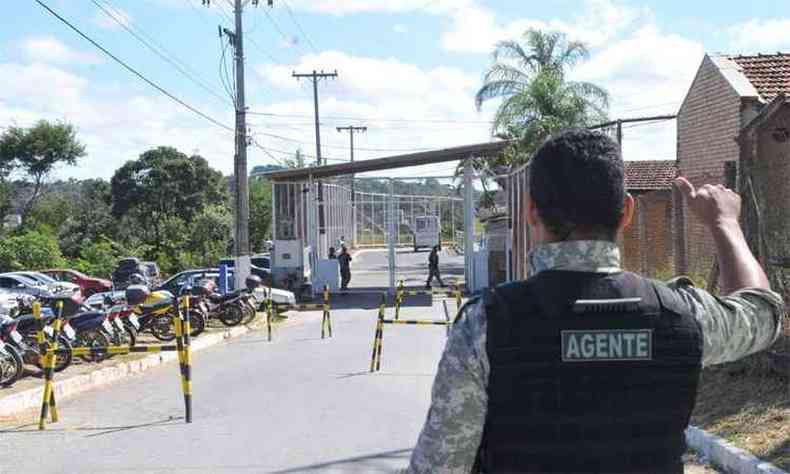 Penitenciria de Segurana Mxima Nelson Hungria, em Contagem, rene todos os presos de faces em MG(foto: Jair Amaral/EM/D.A.Press)