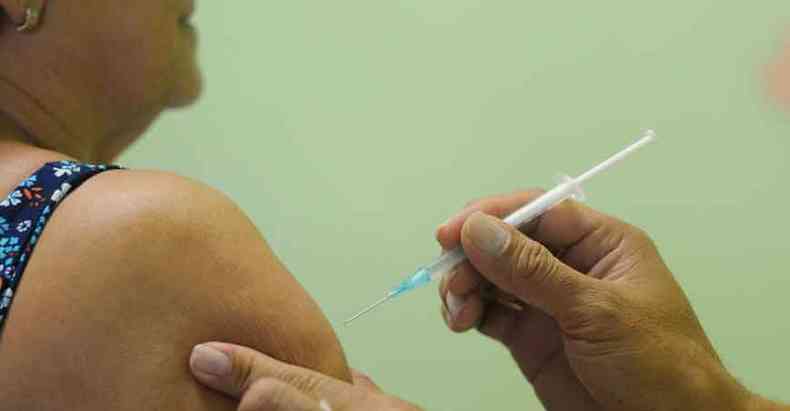 As vacinas so totalmente seguras para 54% dos brasileiros (foto: LEANDRO COURI/EM/D.A. PRESS)