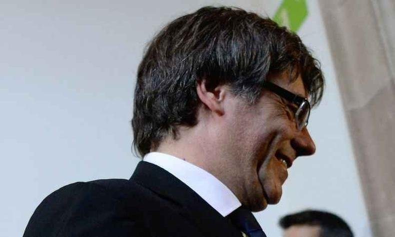 Presidente da Catalunha, Carles Puigdemont, declarou nesta ter�a-feira a independ�ncia da regi�o(foto: AFP / Josep LAGO )