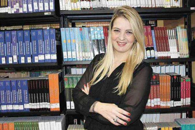 Fernanda Schröder, gerente nacional de carreiras do Ibmec, diz que o profissional em busca de uma colocação precisa ter em mente que ' concurso não é resultado imediato, mas a médio prazo'(foto: Ibmec/Divulgação) Fernanda Schröder, gerente nacional de carreiras do Ibmec, diz que o profissional em busca de uma colocação precisa ter em mente que ' concurso não é resultado imediato, mas a médio prazo'(foto: Ibmec/Divulgação)