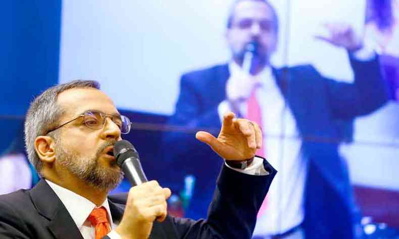 O ministro da Educao foi convidado a esclarecer a confuso nas provas do Enem para os senadores(foto: Marcelo Camargo/Agncia Brasil)