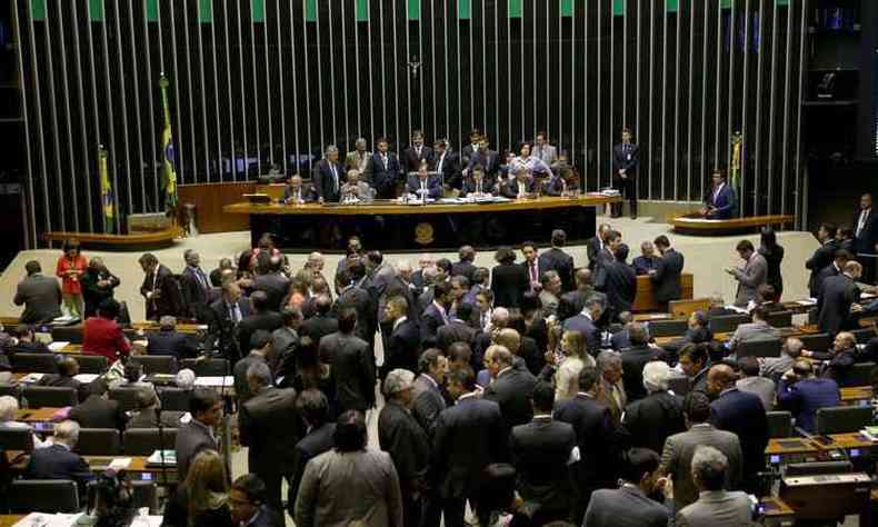 A expectativa dos governistas  de que o texto siga para o Senado Federal ainda nesta tera-feira(foto: Wilson Dias/Agencia Brasil)