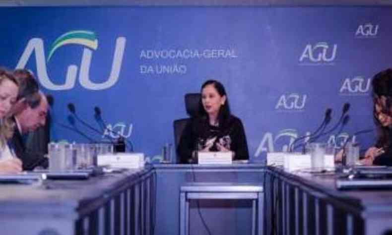 A advogada-geral Grace Mendona prometeu agilizar discusso no rgo(foto: Renato Menezes/AGU/Divulgao)