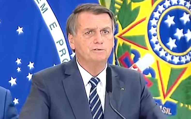 Bolsonaro faz discurso no Planalto
