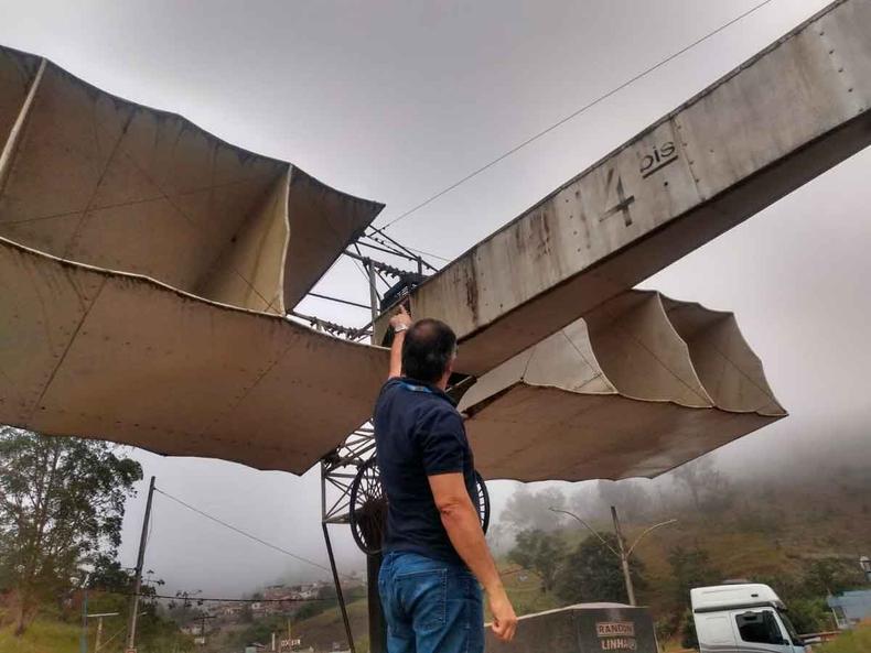 Cópia do aeroplano tem 8m de comprimento e 10m de envergadura