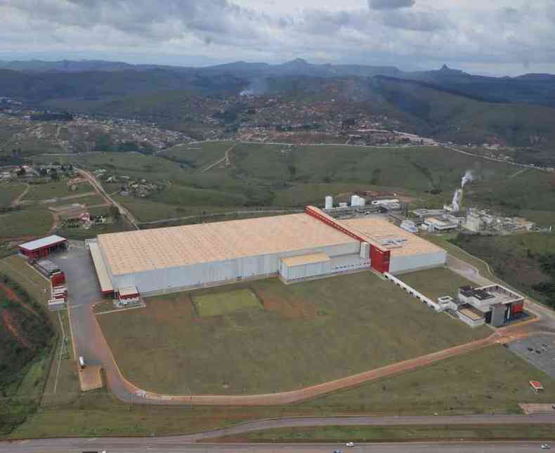 Vista area da fbrica da Coca-Cola, divisa com Nova Lima (foto: Jair Amaral/EM/D.A Press)