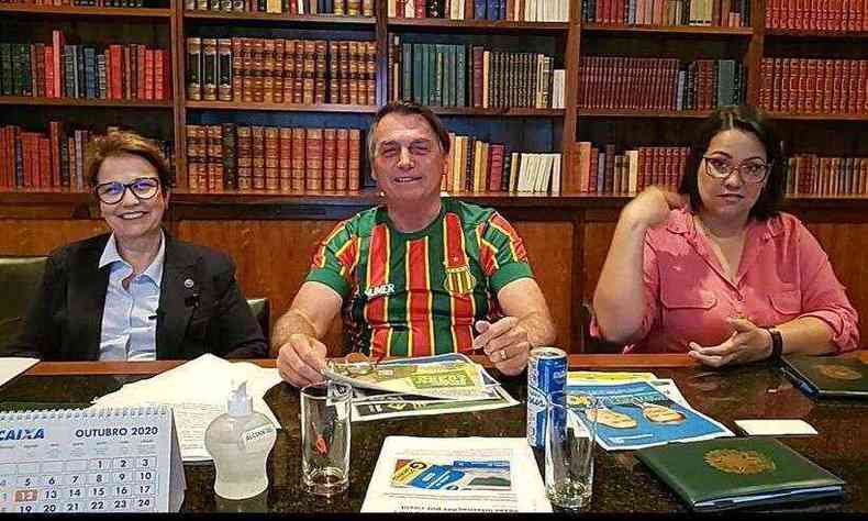 Bolsonaro tambm ironizou dizendo ser apaixonado pelo tucano, seu desafeto poltico(foto: Reproduo/Redes Sociais )