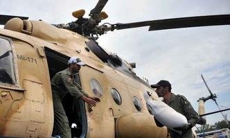 Governo do Paquist�o leva ajuda �s �reas mais atingidas(foto: HASHAM AHMED / AFP)