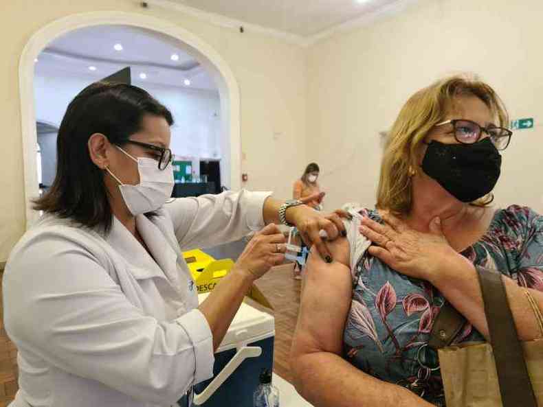 Grupo que recebeu a 1 dose da Coronavac at o dia 23/7 poder receber a segunda dose da vacina contra a COVID-19(foto: Prefeitura Municipal de Poos de Caldas/Reproduo)