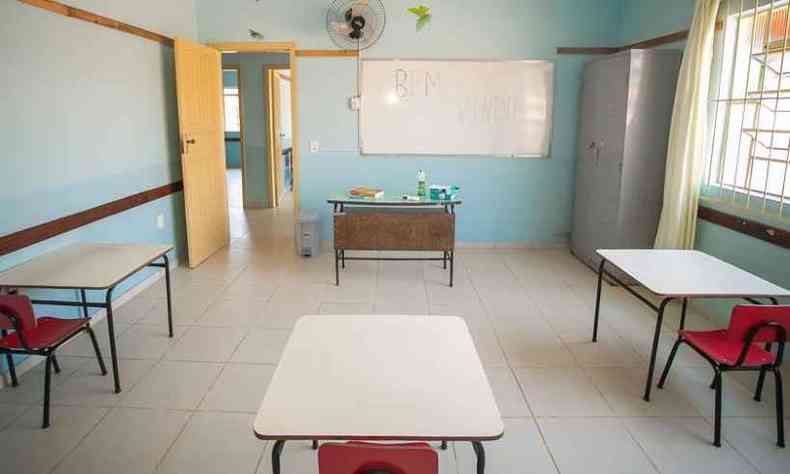 Sindicato afirma que 31 escolas pblicas aderiram  greve sanitria e cinco unidades esto interditadas pela Vigilncia Sanitria